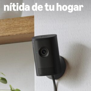Ring Cámara interior Plus (Indoor Camera Plus, última generación) | Cámara de seguridad, enchufe | Retinal 2K, cubierta manual del objetivo | Prueba gratuita de 30 días del plan de suscripción Ring