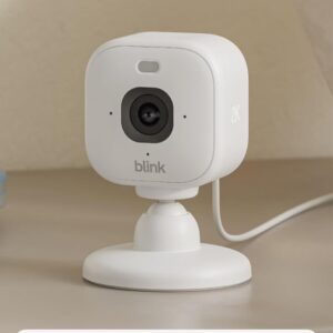 Cámara Mini 2K+ Blink (última generación) | Cámara de seguridad doméstica con enchufe, resolución de vídeo 2K, zoom de 4 aumentos, visión nocturna en color | Compatible con Alexa | 1 cámara - Blanco