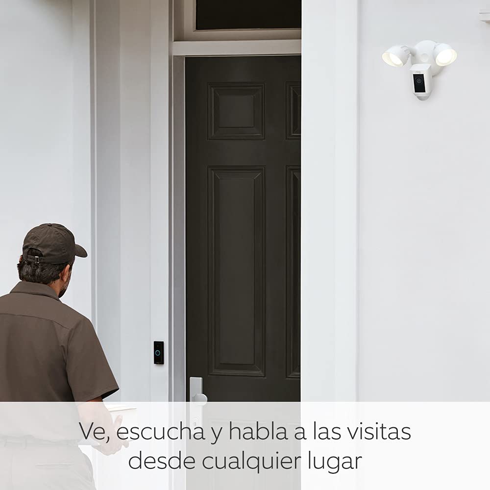 Ring cámara Plus con focos cableada (Floodlight Cam Wired Plus) | Cámara de vigilancia exterior wifi HD con comunicación bidireccional, focos LED y sirena | 30 días gratis de Ring Home | 2 Cámaras - 3