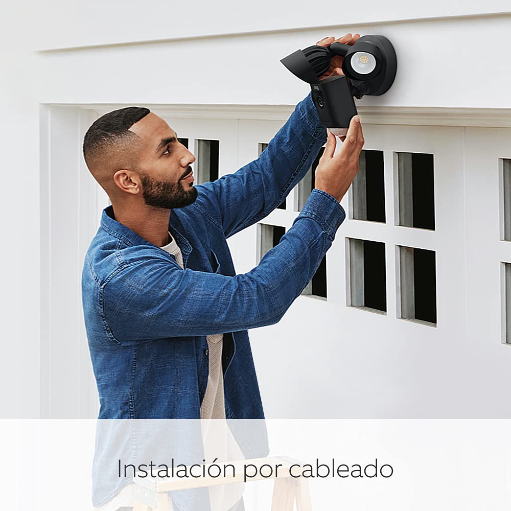 Ring cámara Plus con focos cableada (Floodlight Cam Wired Plus) | Cámara de vigilancia exterior wifi con vídeo HD, comunicación bidireccional, focos LED, sirena integrada | 30 días gratis de Ring Home - 6