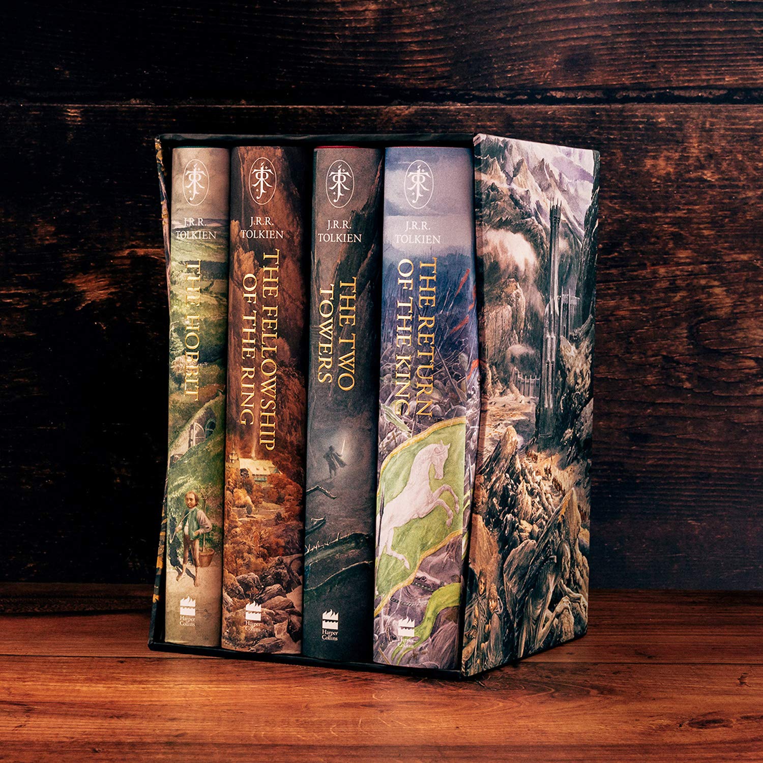The Hobbit & The Lord of the Rings Boxed Set: The Complete Illustrated Middle-earth Quest in a Premium Gift Edition - 2