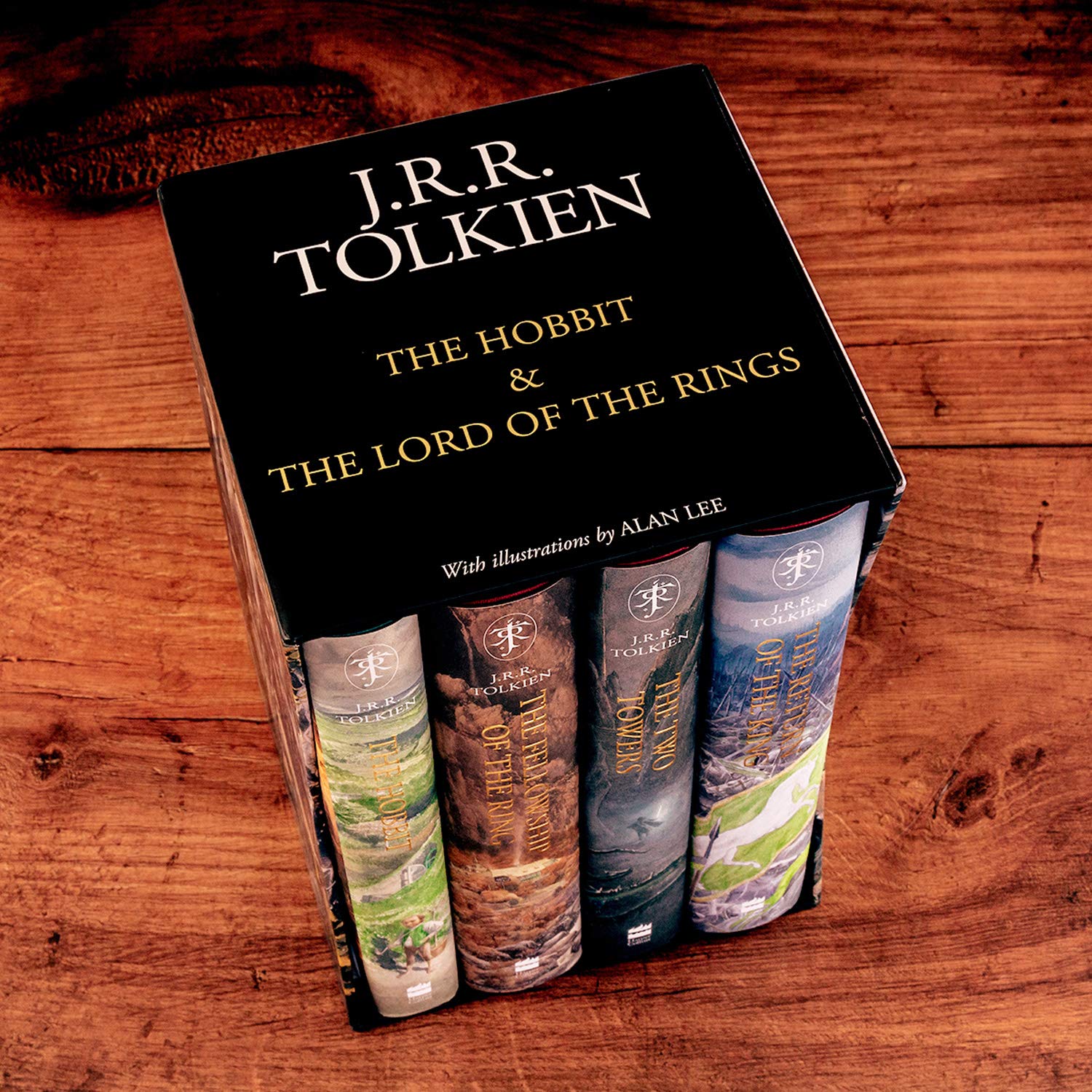 The Hobbit & The Lord of the Rings Boxed Set: The Complete Illustrated Middle-earth Quest in a Premium Gift Edition - 5
